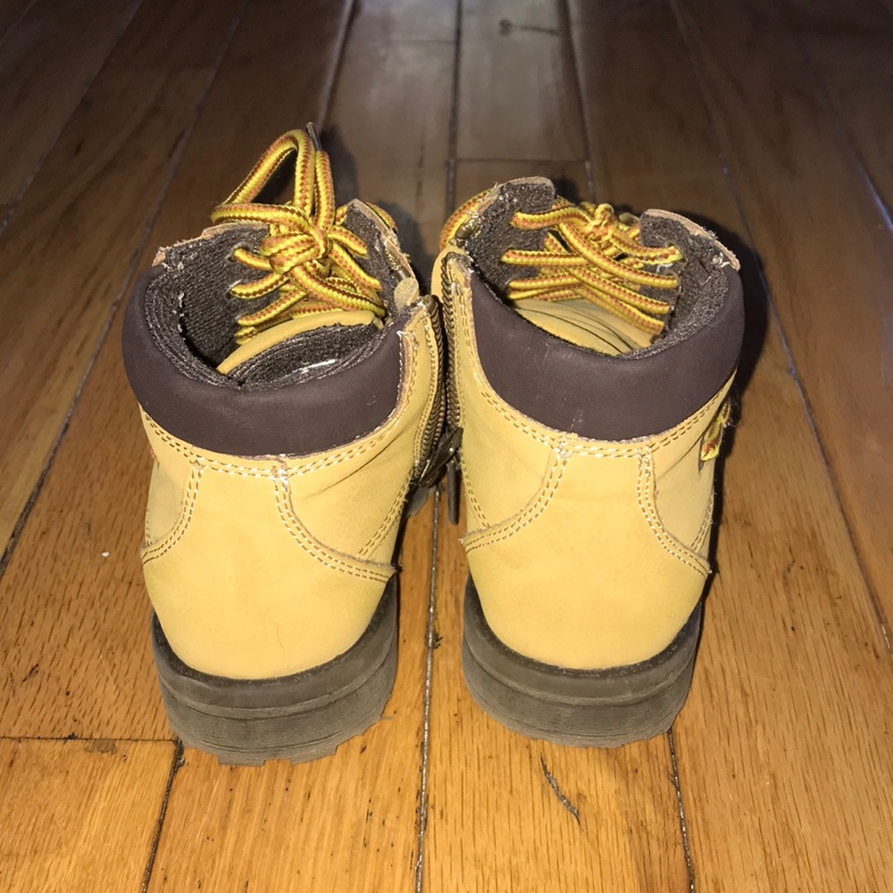 Timberlands - Picture 3 of 4